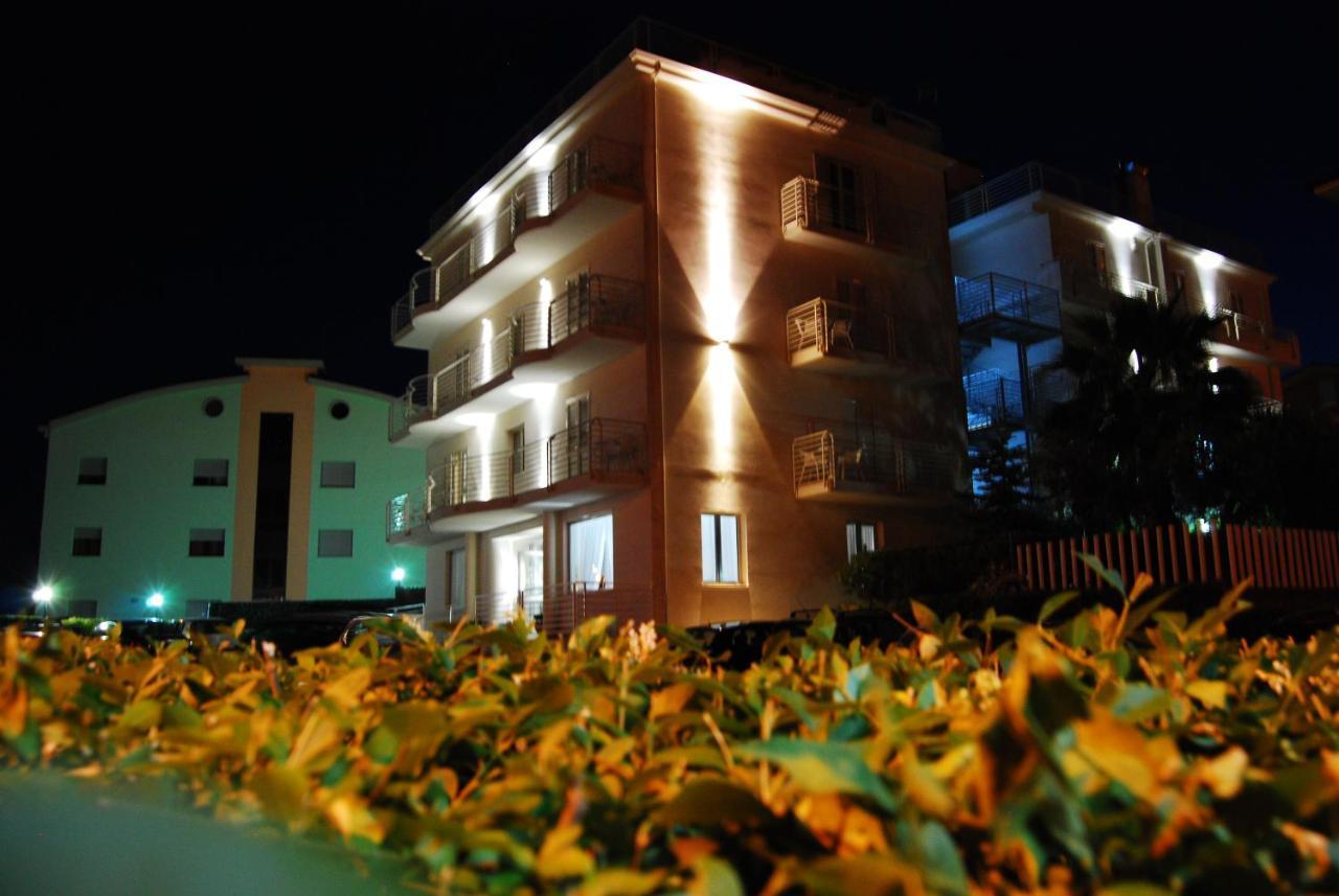 Hotel Di Nardo Petacciato Exterior photo